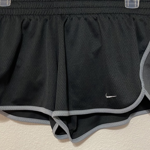 NIKE DRI FIT BLACK SHORTS - Picture 2 of 5